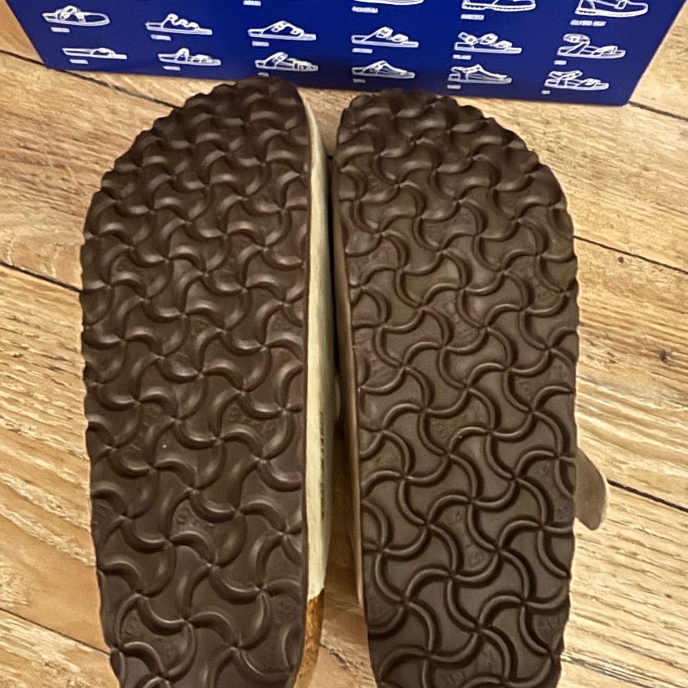 New in Box Women’s Birkenstock Boston Clogs Taupe Soft Bed SZ 40 - Picture 3 of 11